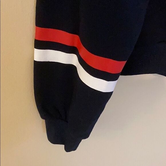 Manhattan Woman’s Varsity Sports Cropped Hoodie - Picture 4 of 6